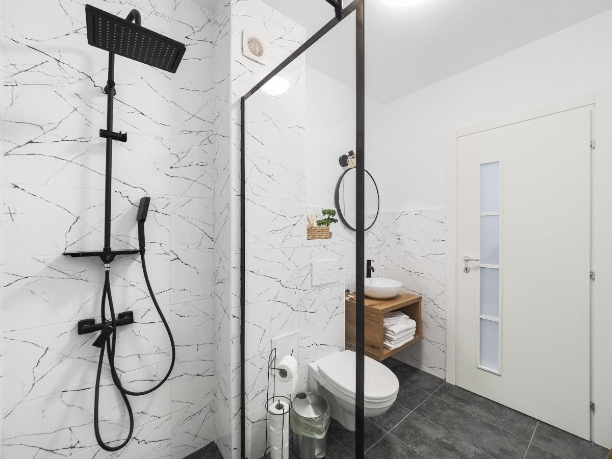 Bohemian Bliss Apartment Sibiu Bagian luar foto