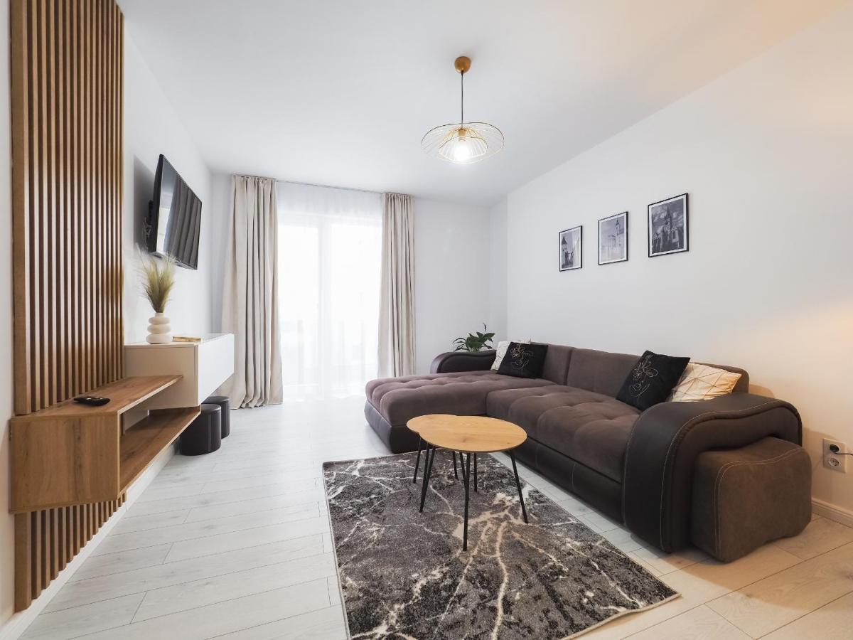 Bohemian Bliss Apartment Sibiu Bagian luar foto